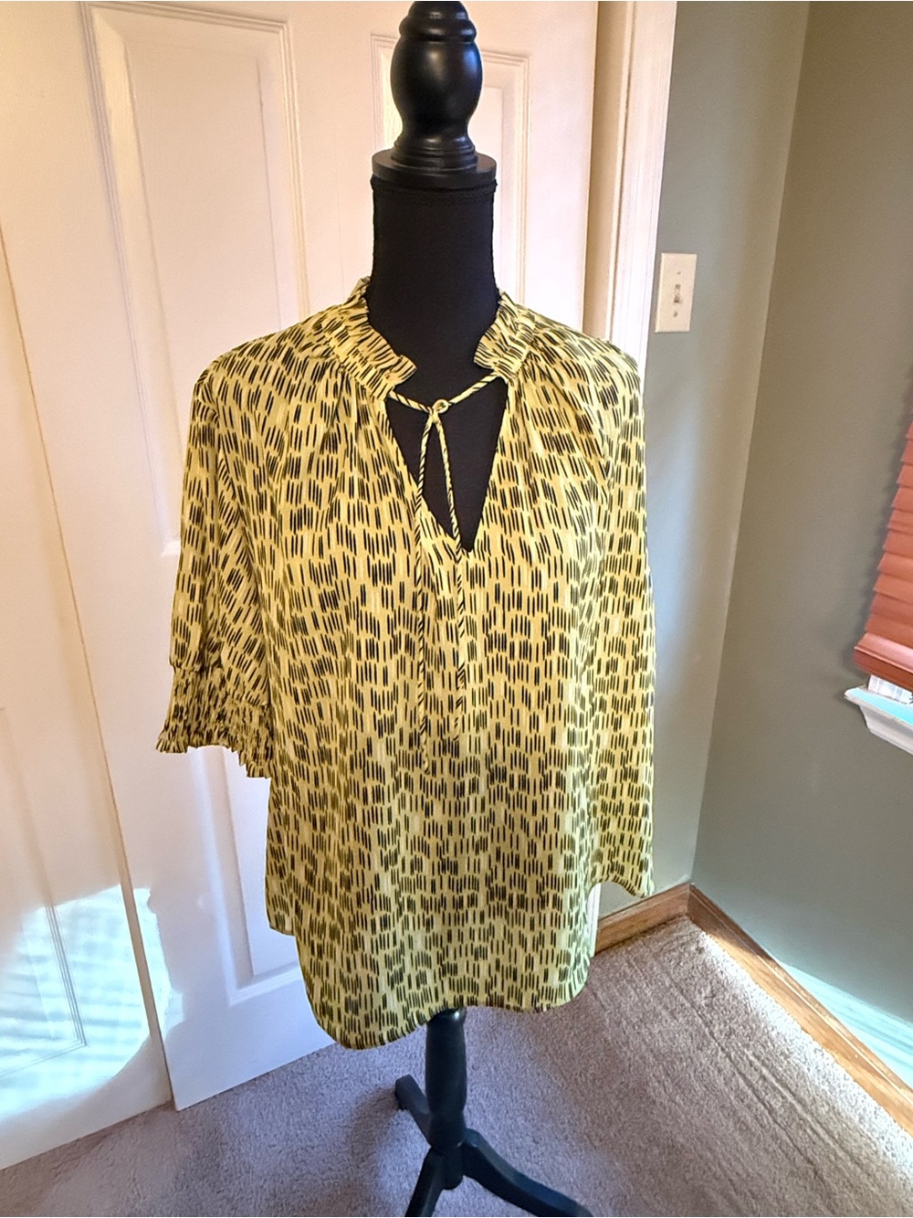 Worthington Yellow and Black Tie-Front Patterned Blouse